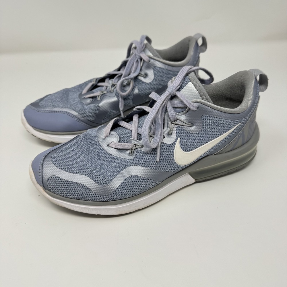 Nike Air Max Advantage 2 Shoes Womens Size 8 Gray White Running Sneakers Comfort